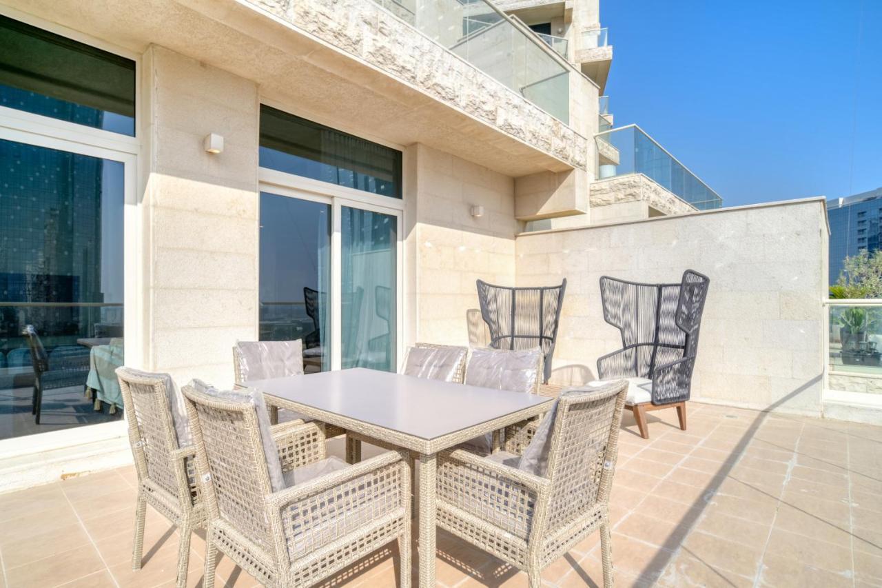 Mangrove Place, Reem Island, - Mint Abu Dhabi
