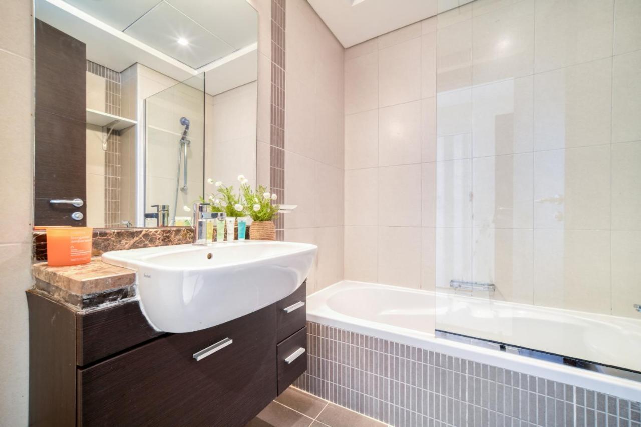 Apartment Mangrove Place, Reem Island, - Mint